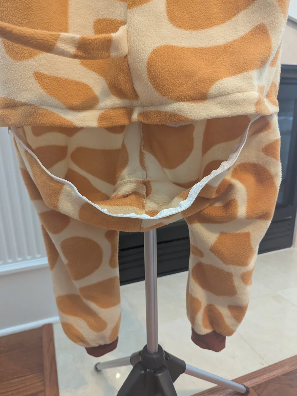 Kids Giraffe One-Piece Fleece Pajamas - Tan & Cream Size 8-10 Years.